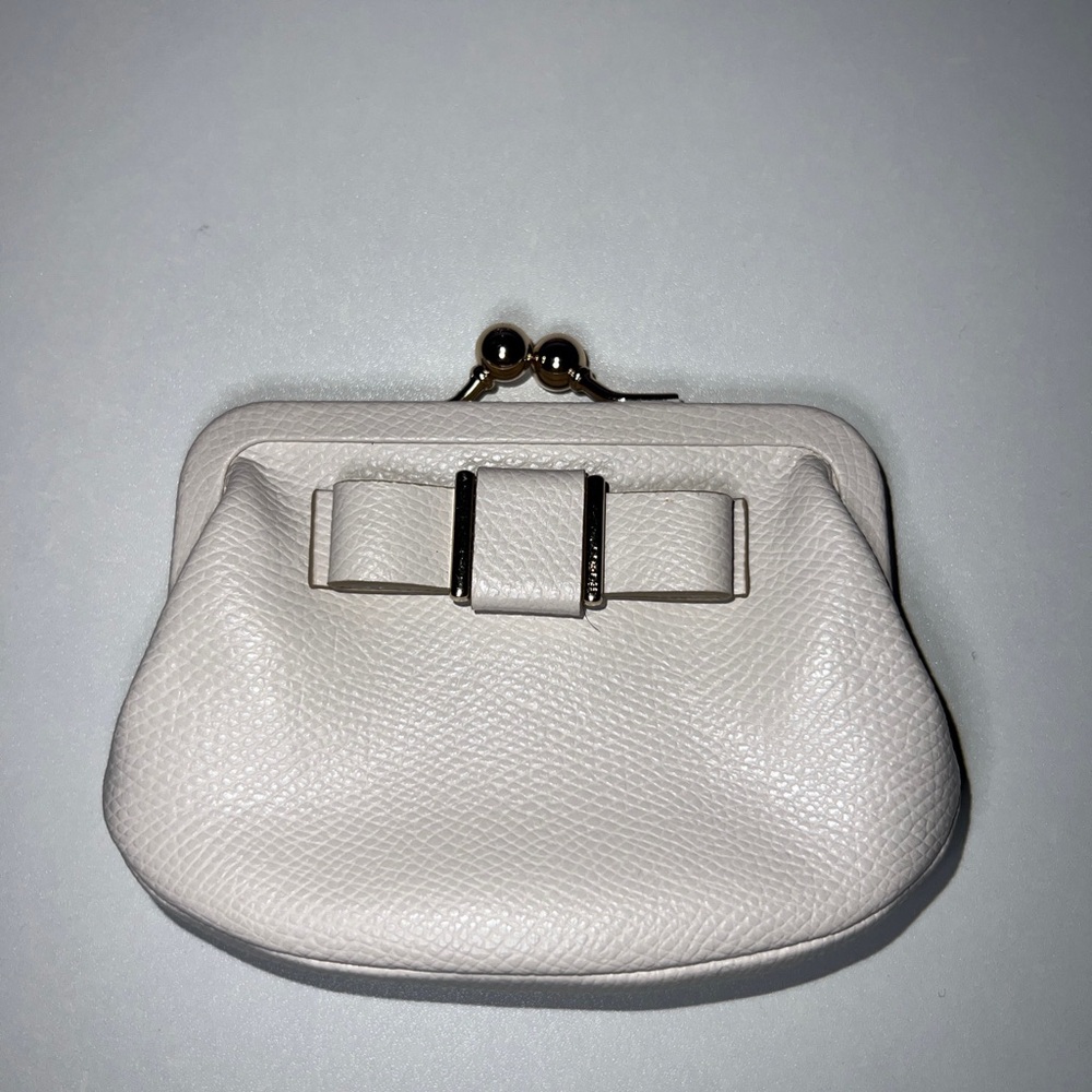 White Coach Kisslock